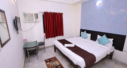 Hotel Novo Agra - 1KM from Taj Mahal Room Type - Standard Room (Private Room with Attached Bathroom )