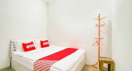Bangkok Hub Hostel Room Type - Private Double room with shared washroom