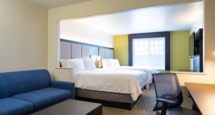 Holiday Inn Express Hotel & Suites Evanston Room Type - 2 Queen Suite