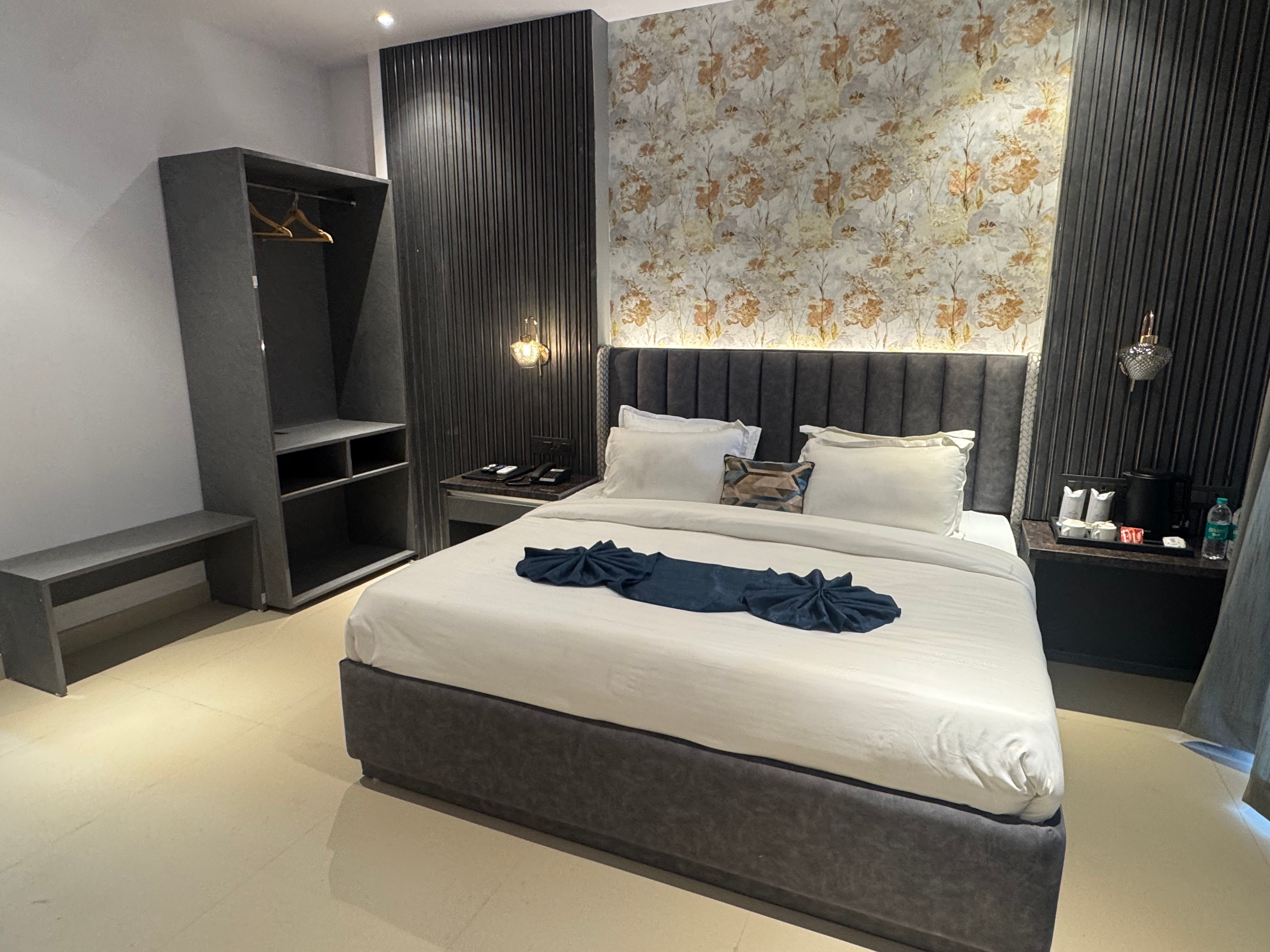 Hotel Azul Ganga @ 200m from ISBT Rishikesh - Tap to explore photos