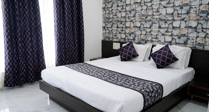 LABH HOTEL Room Type - Exective room