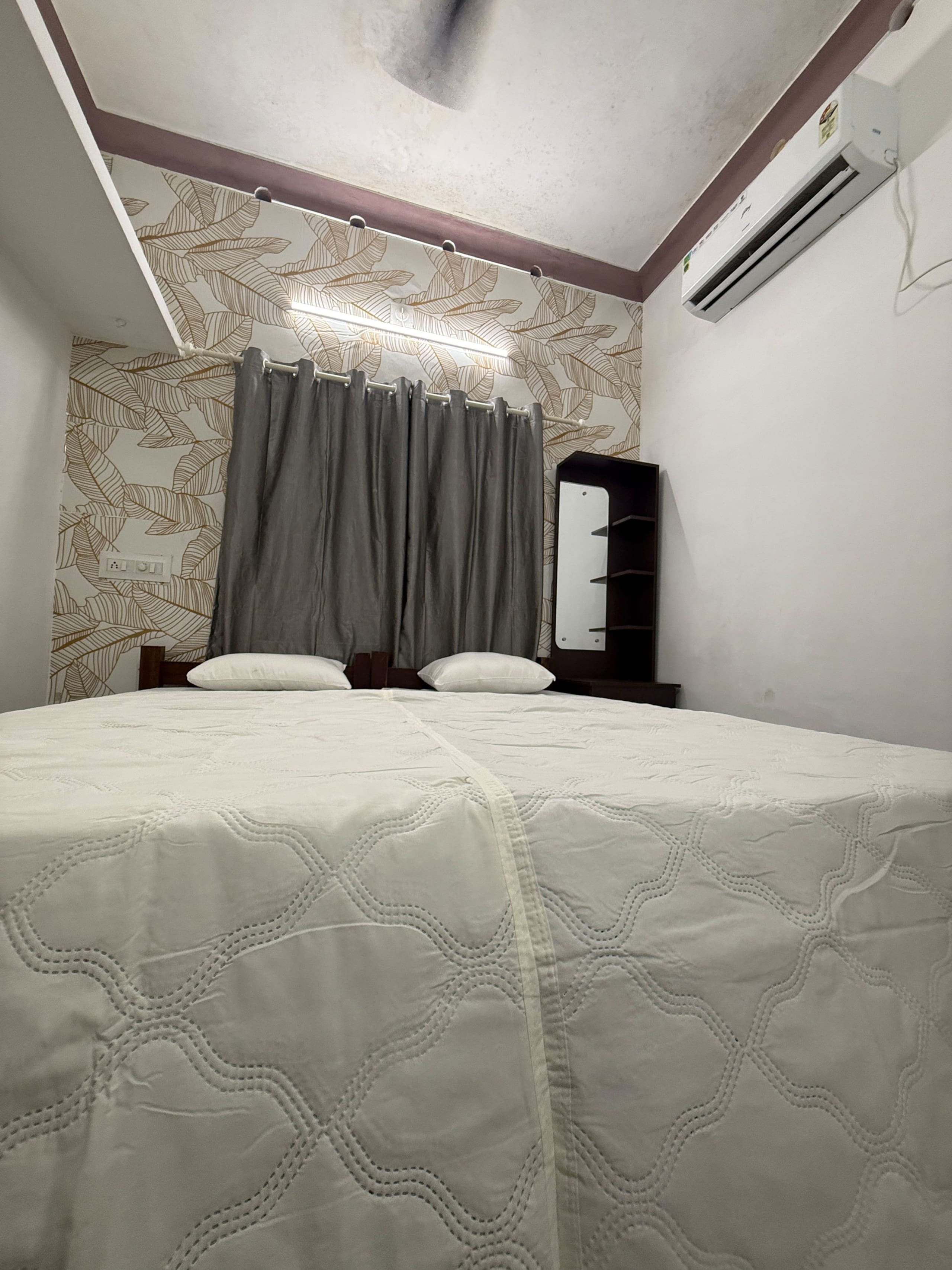 Thira Homestay - Tap to explore photos