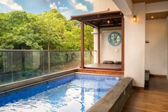 Skyvilla- Luxury Apartment Villa with Private Pool