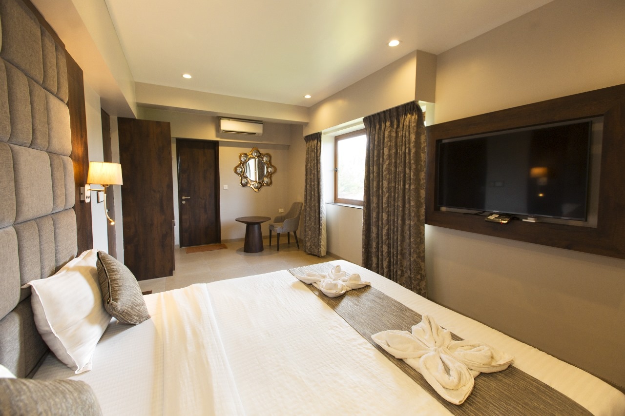 Nova Candolim - Tap to explore photos