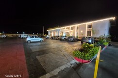 Jalsa Hotel And Resort