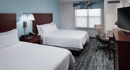 Hampton Inn & Suites by Hilton Oklahoma City-Bricktown Room Type - 2 QNS HEARING ACC NOSMOK