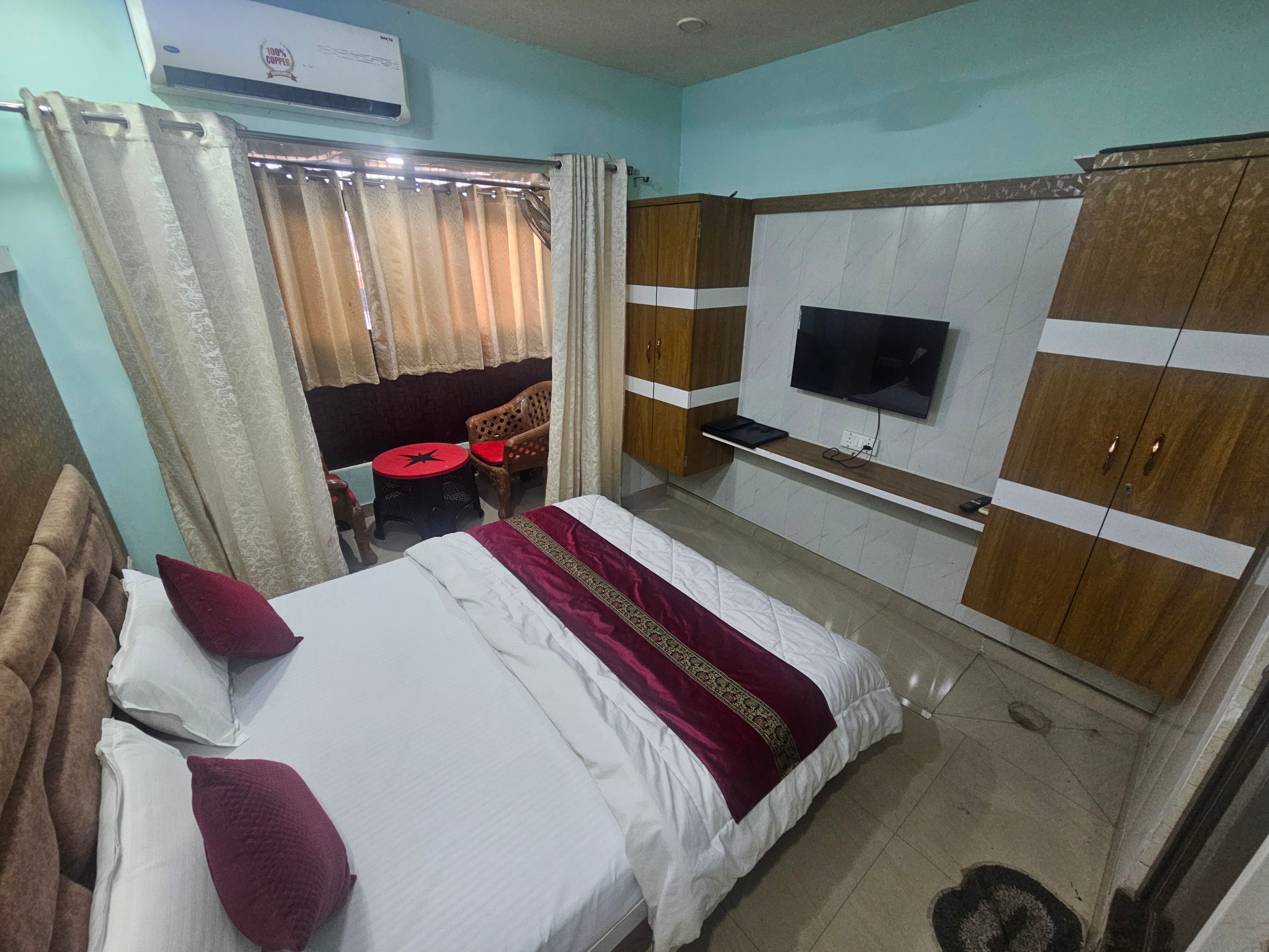 3BHK Guest House with 3 Attached Bath Family Stay - Tap to explore photos