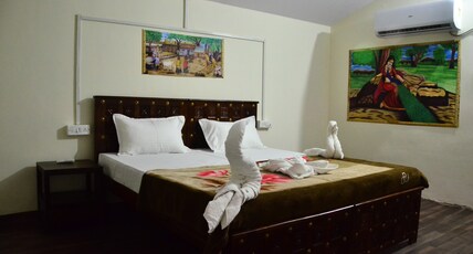 The Narayan Resort- 1.5 KM From Brahma Temple Room Type - Hut Retreat with Garden View