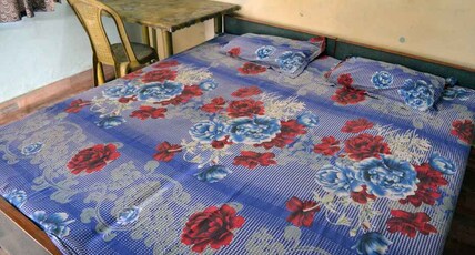 OM GUEST HOUSE Room Type - Standard Room With Common Bathroom