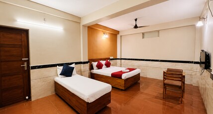 Hotel Shadow Moon Room Type - AC Triple Room
