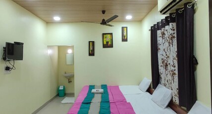 Manes Cottage Room Type - Deluxe AC Room