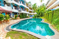 Snug 3Bh Apt with Common Pool/Jacuzzi