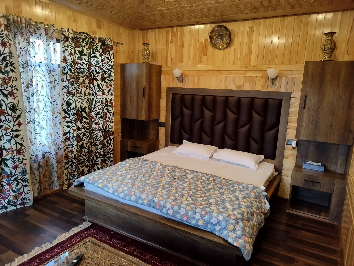 Shade Tree Resort s - Tap to explore photos