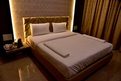 Hotel Royal Executive ( 23 Km from Vitthal Temple )