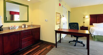 Hampton Inn & Suites by Hilton Lamar Room Type - 1 KING STUDIO SUITE NOSMOK