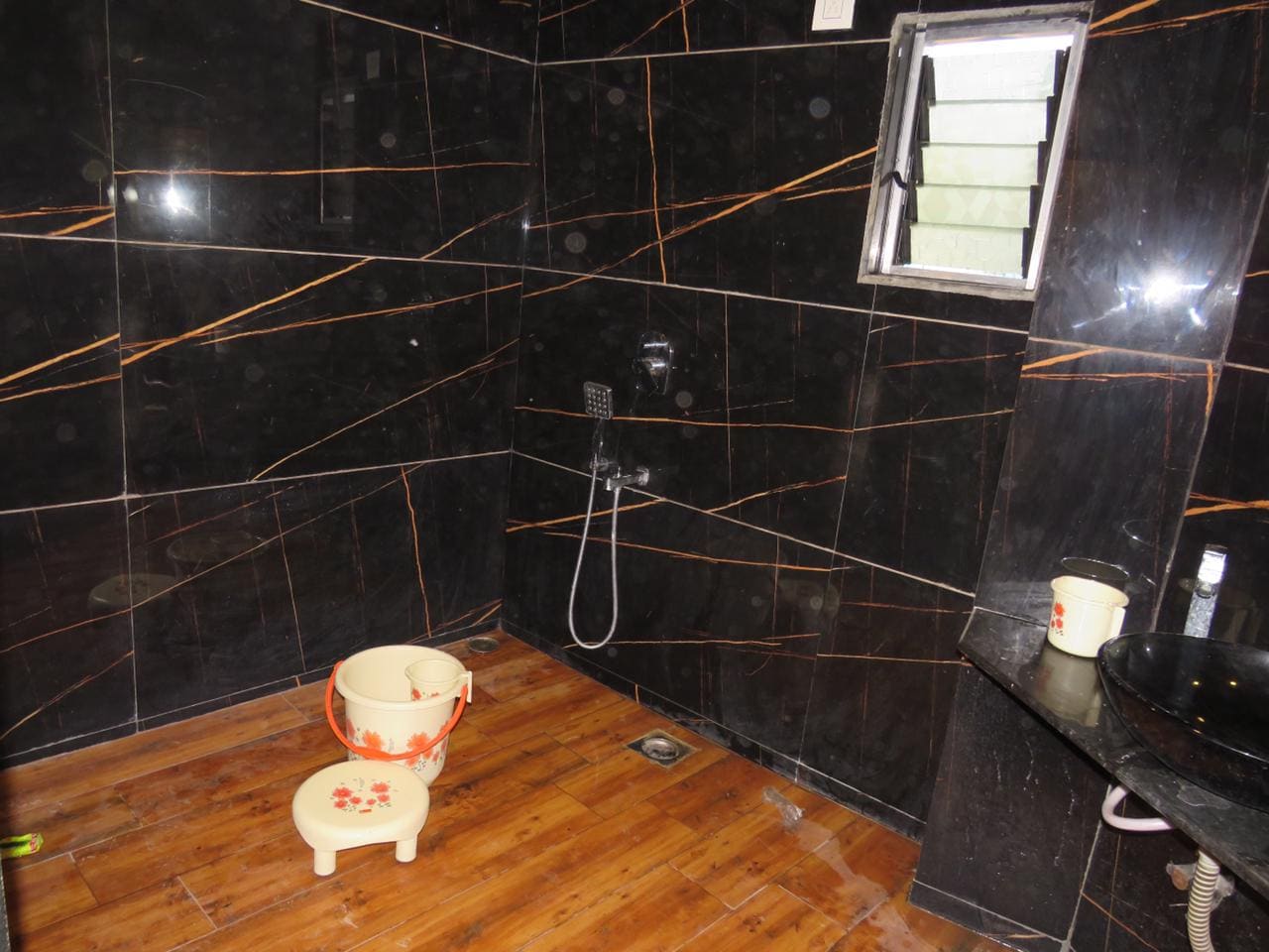 hotel leela residency - Tap to explore photos