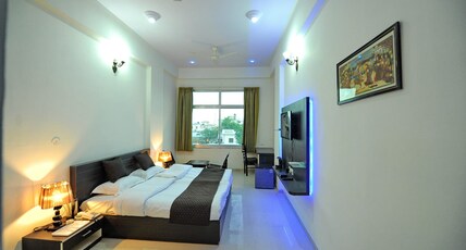 Hotel Shivam Room Type - Super Deluxe Double AC Room