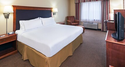 Holiday Inn Express Hotel & Suites Laredo-Event Center Area Room Type - 1 King Standard Comm Mobil Access Tub