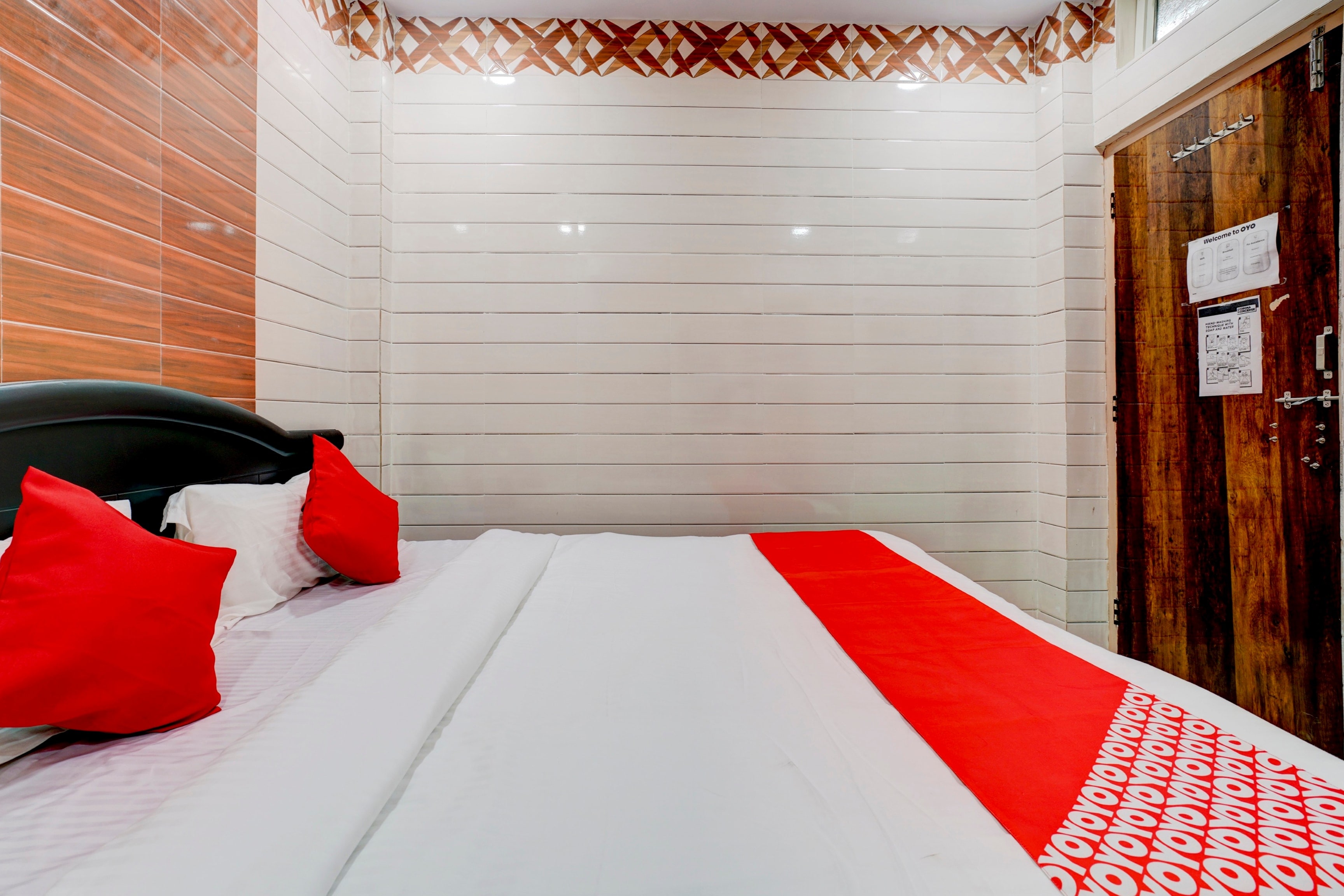 Hotel O Aroma Classic Near Nampally Main Railway station - Tap to explore photos