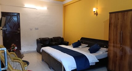 Hotel Omkaar & Restaurant Room Type - Deluxe Non AC Room