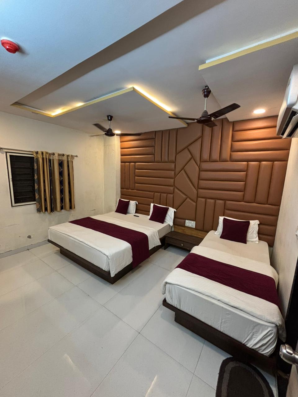 Hotel Peradiot - Tap to explore photos