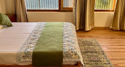 Woodpecker's Nest Room Type - King Room with Mountain View