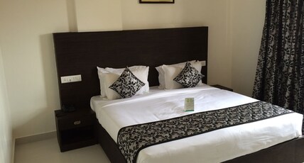 Hotel Giri Inn Room Type - Double Executive AC