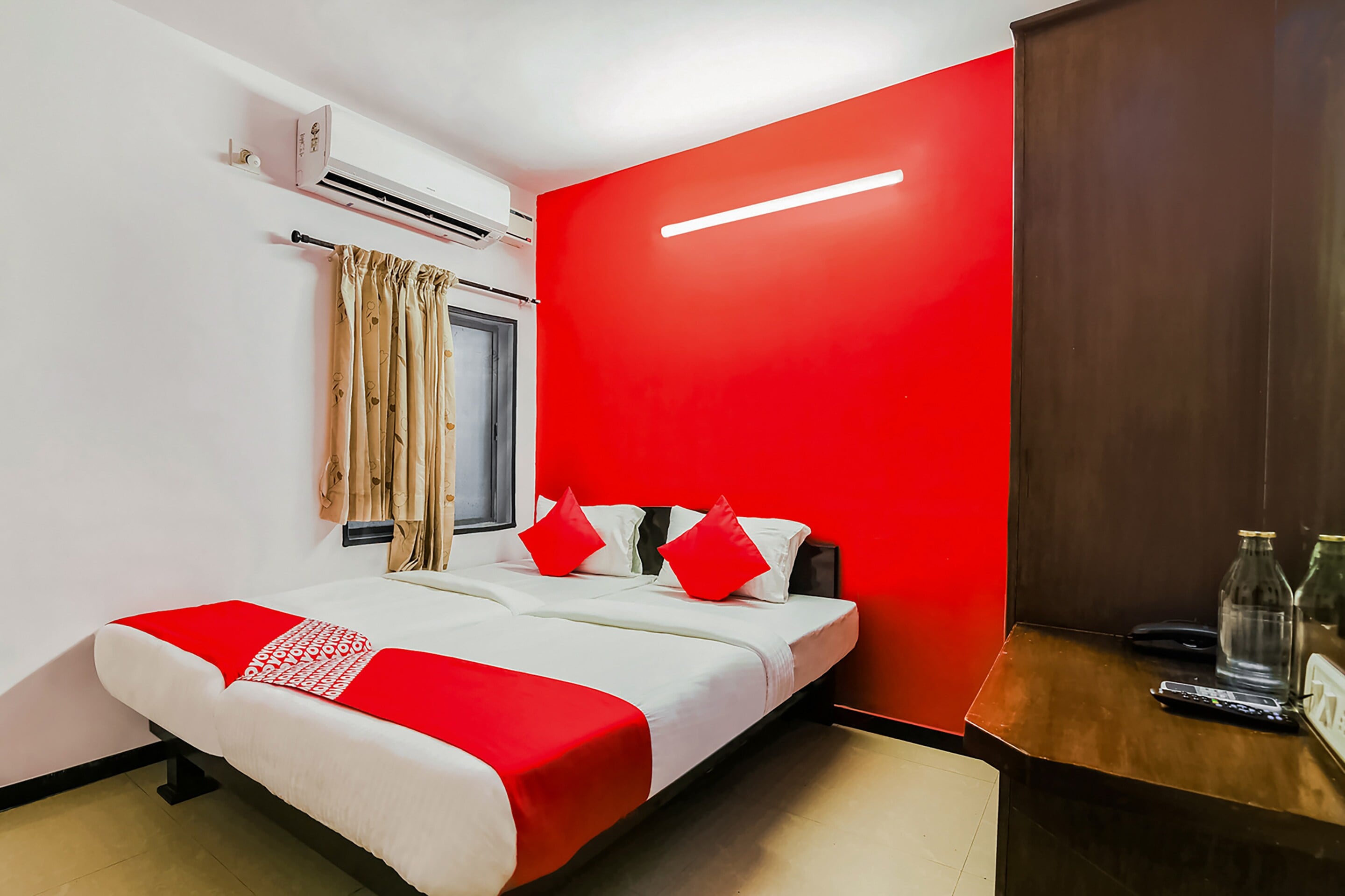 Super Hotel O By OYO Maruthi Gandhi Park - Tap to explore photos
