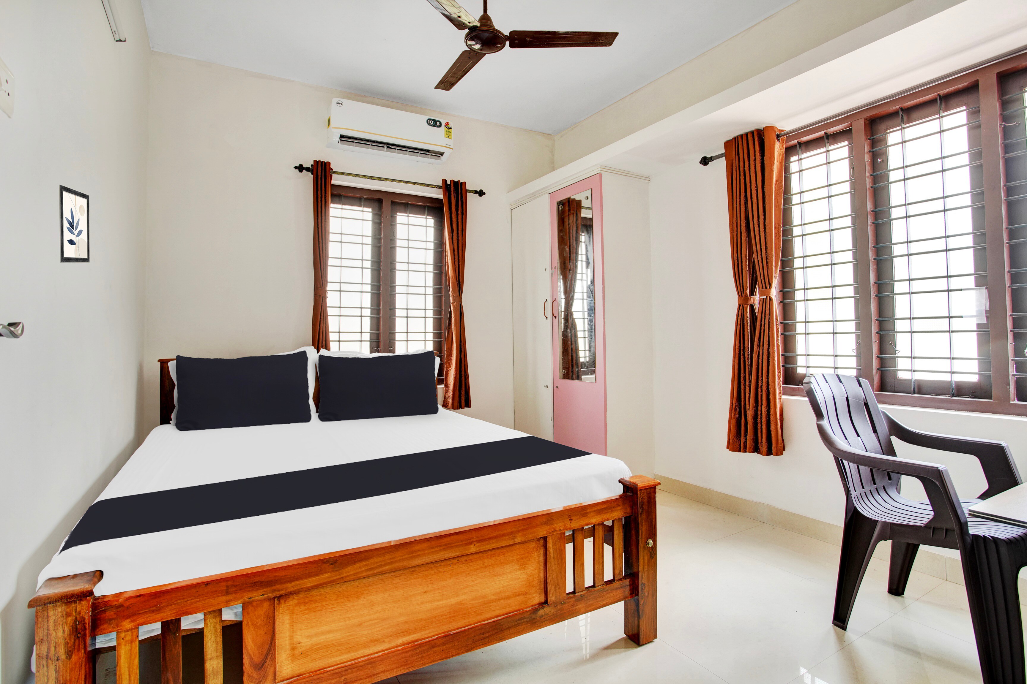 SPOT ON Lavender Rooms & Homestay - Tap to explore photos