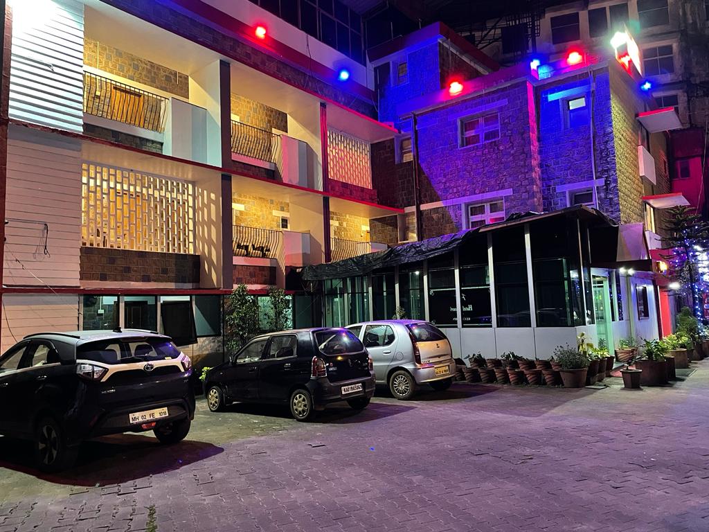 Hotel Caveri - Tap to explore photos