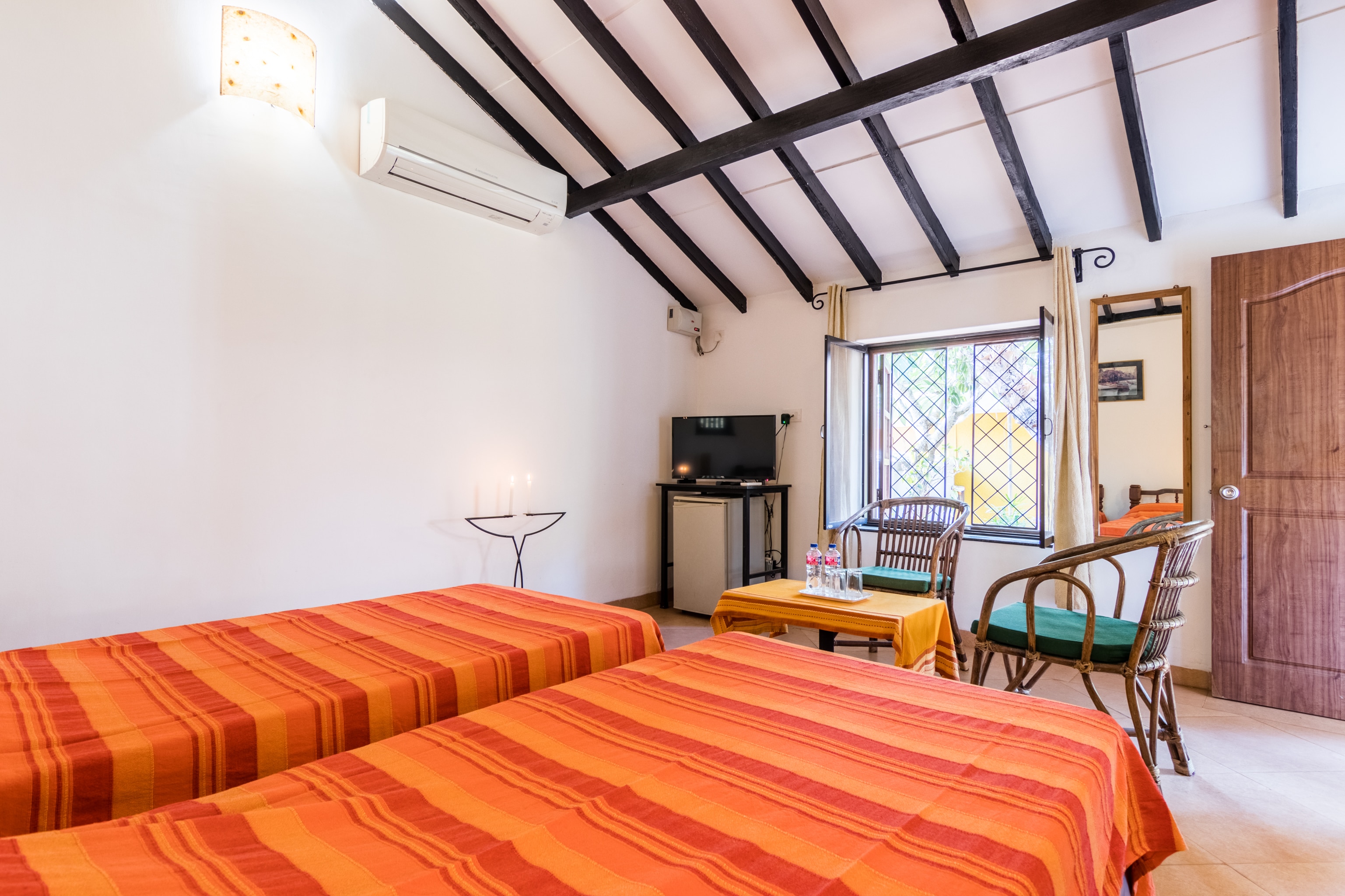 Granpas Inn Hotel Bougainvillea - Tap to explore photos