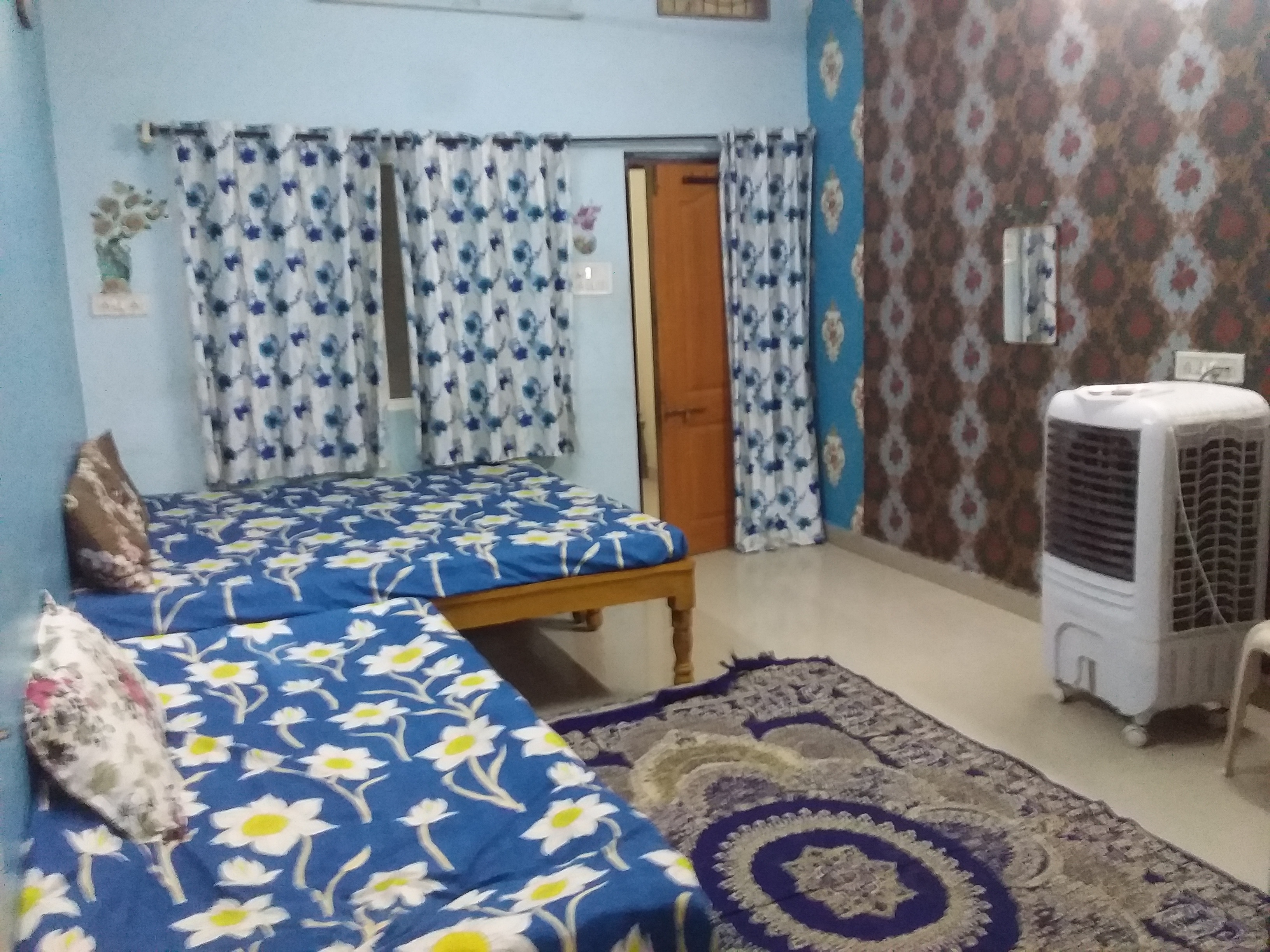Family Home stay - Tap to explore photos