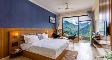 Heavenly Retreat, Shangarh Room Type - Shangarh Meadow Suite with Private Balcony