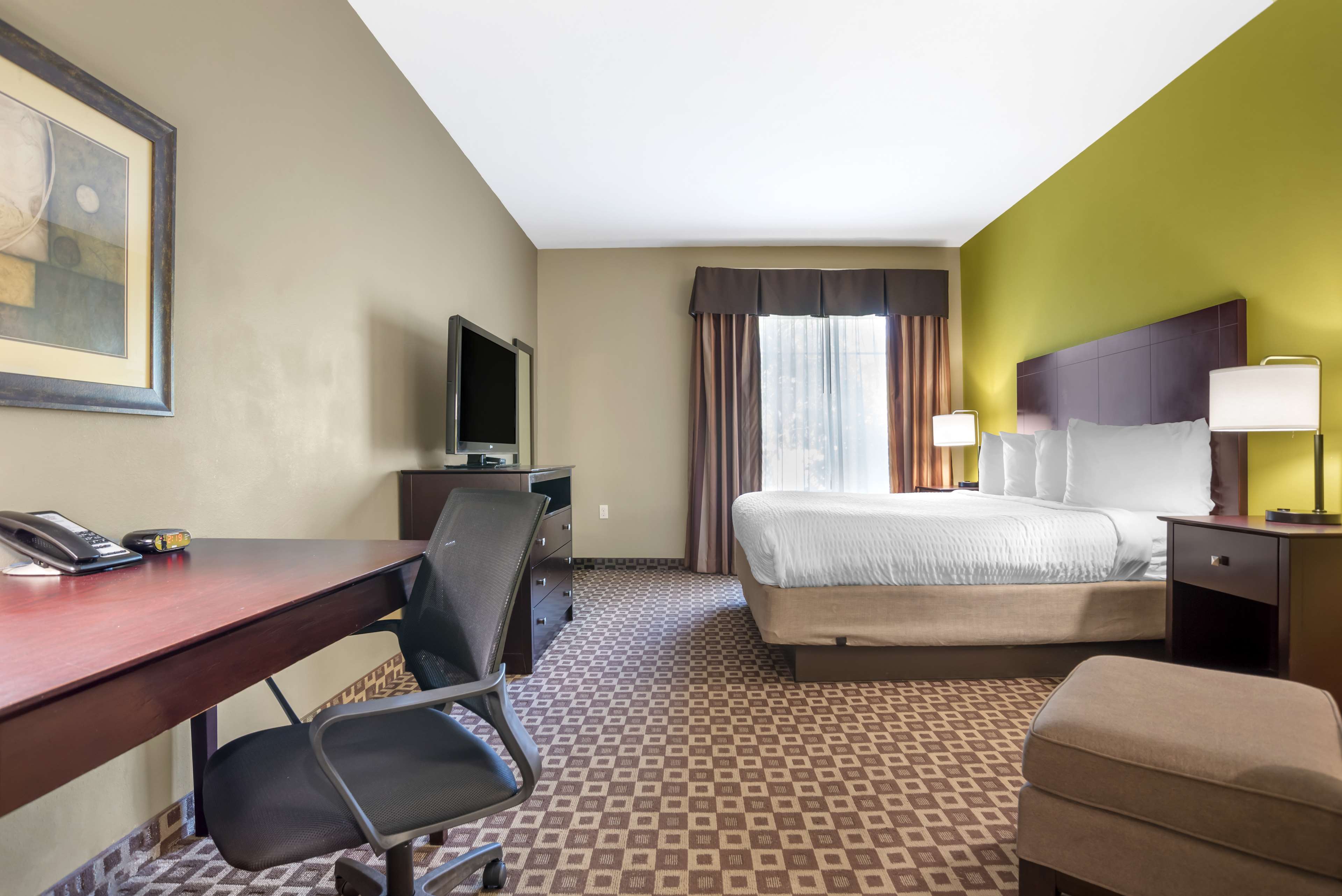 Best Western Plus Chalmette Hotel - Tap to explore photos