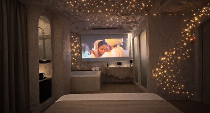 Dragonfly Hotel - The Art Hotel Room Type - Jugnu Room with Grand Jacuzzi