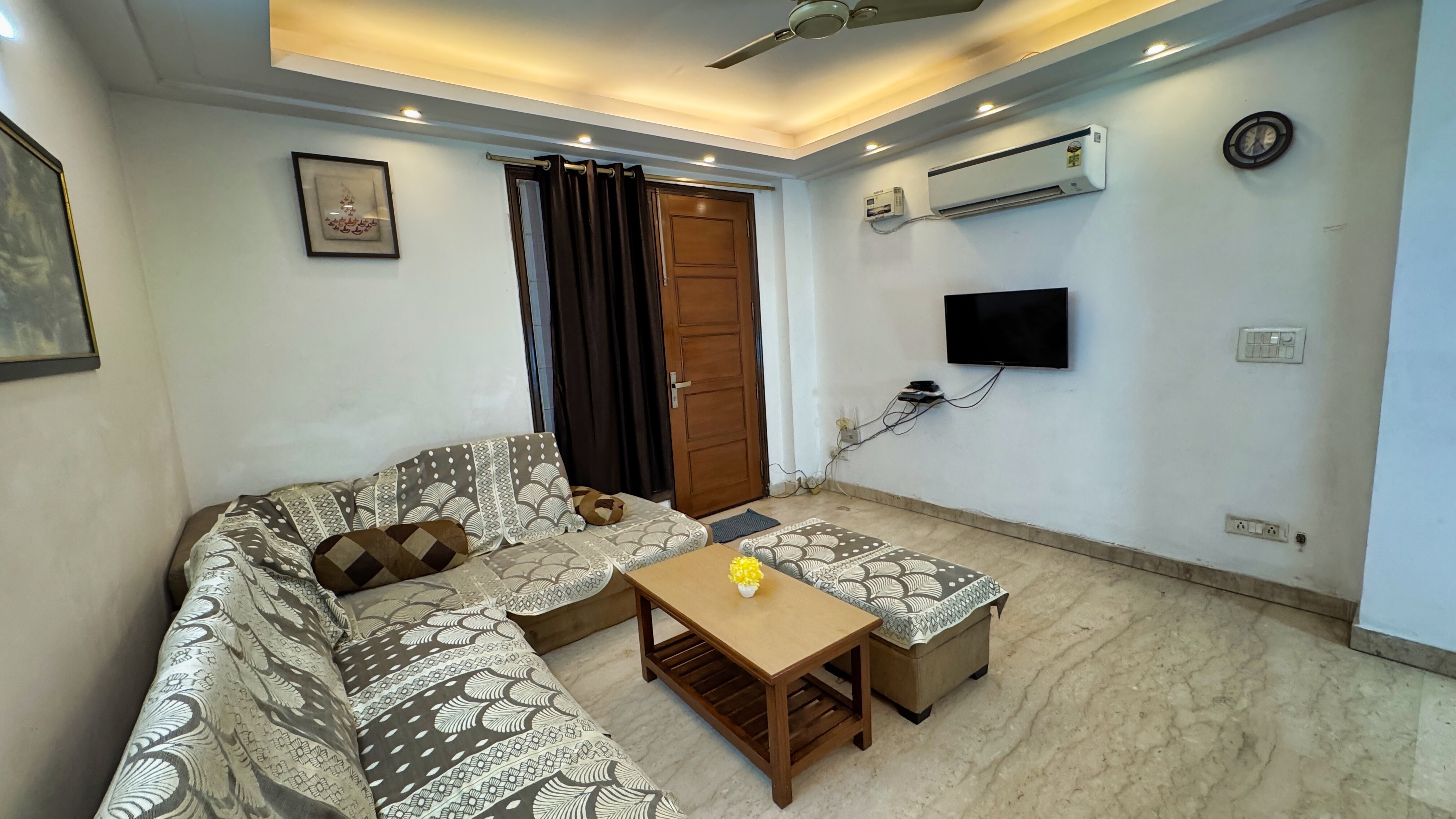 Luxury Flat in Saket 2BHK | Best Stay South Delh - Tap to explore photos
