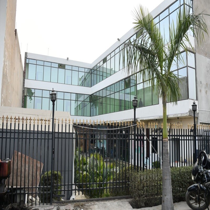 highway inn - Tap to explore photos