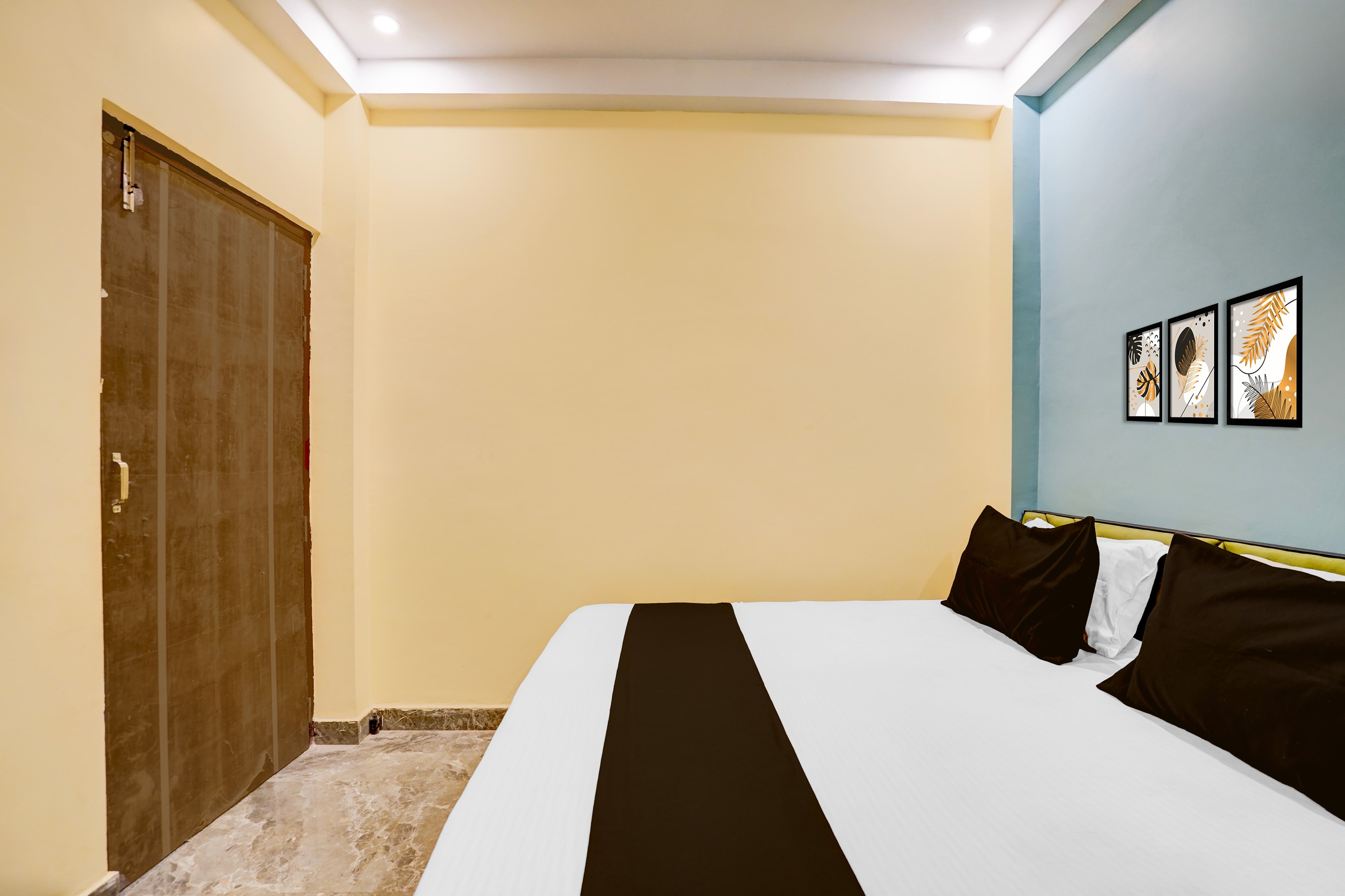 Hotel O by OYO Ansh - Tap to explore photos