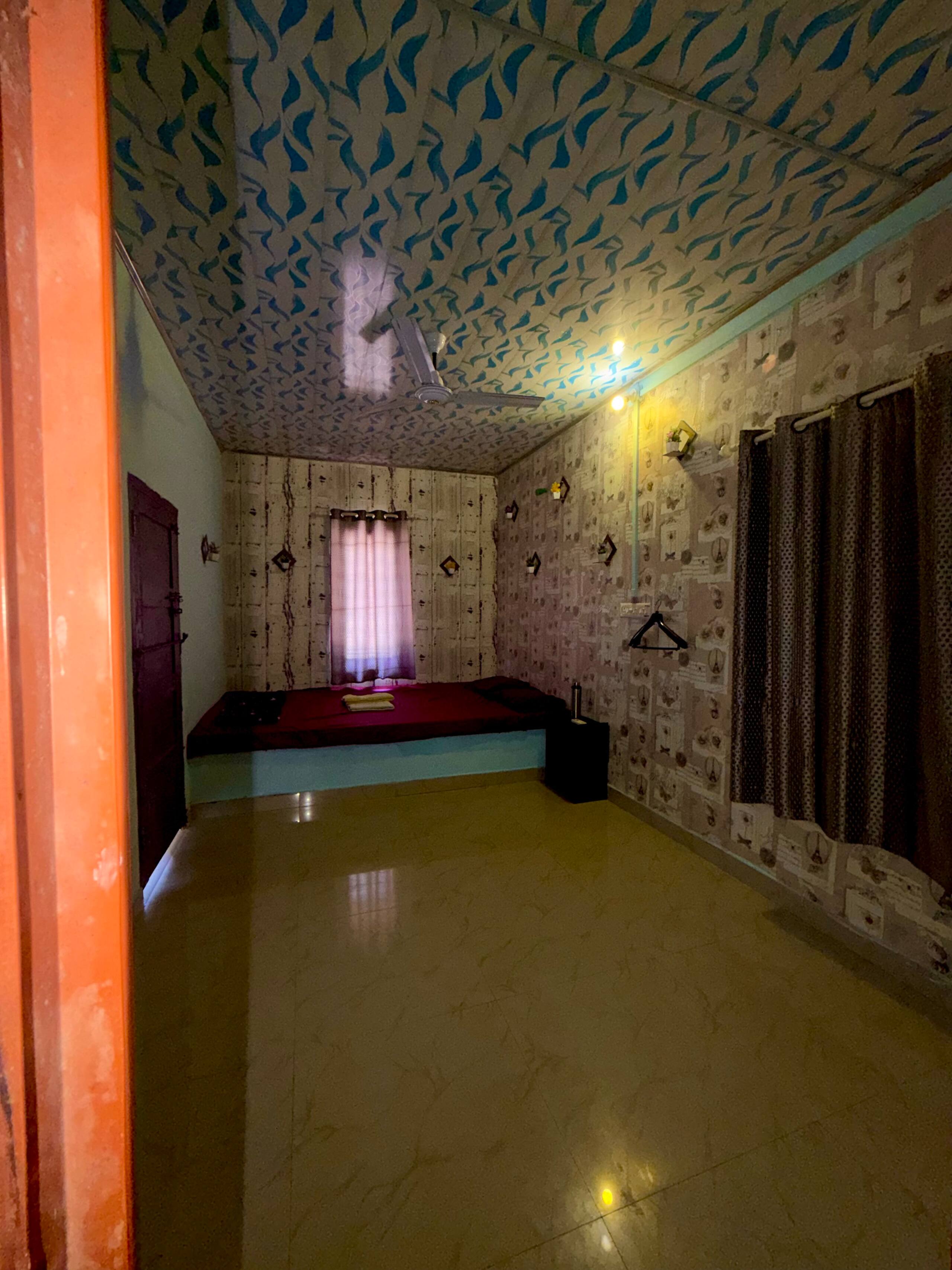 1BHK Private Property Couple Friendly Peace - Tap to explore photos