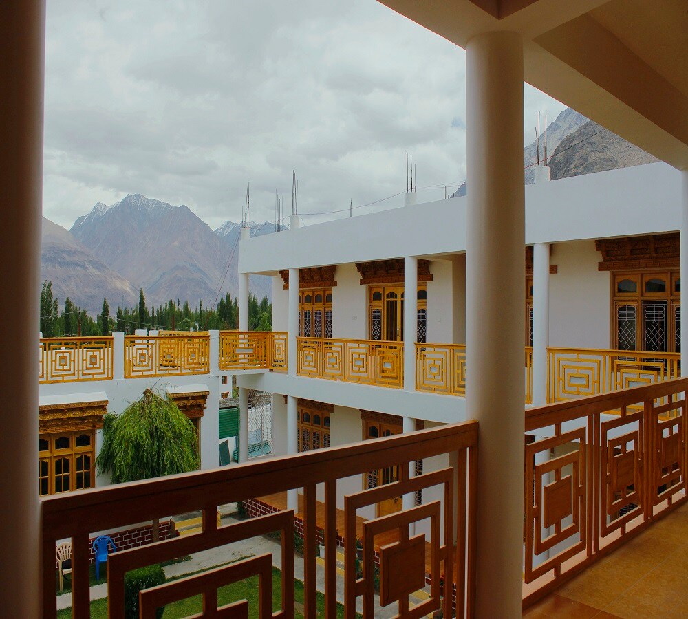 Hotel Thachung - Tap to explore photos