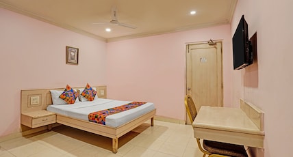 FabHotel Vaishanvi Palace Room Type - Deluxe Room