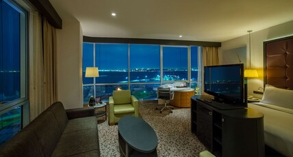 DoubleTree by Hilton Istanbul - Moda Room Type - KING JUNIOR SUITE SEA VIEW DoubleTree by Hilton Istanbul - Moda Room Type - KING JUNIOR SUITE SEA VIEW