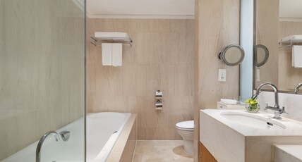 Crowne Plaza Shenzhen Futian Room Type - 1 Bedroom Suite City View Lounge Access