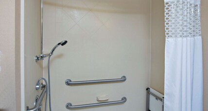Hampton Inn by Hilton Bennington Room Type - 2 QNS HEARING ACC NOSMOK