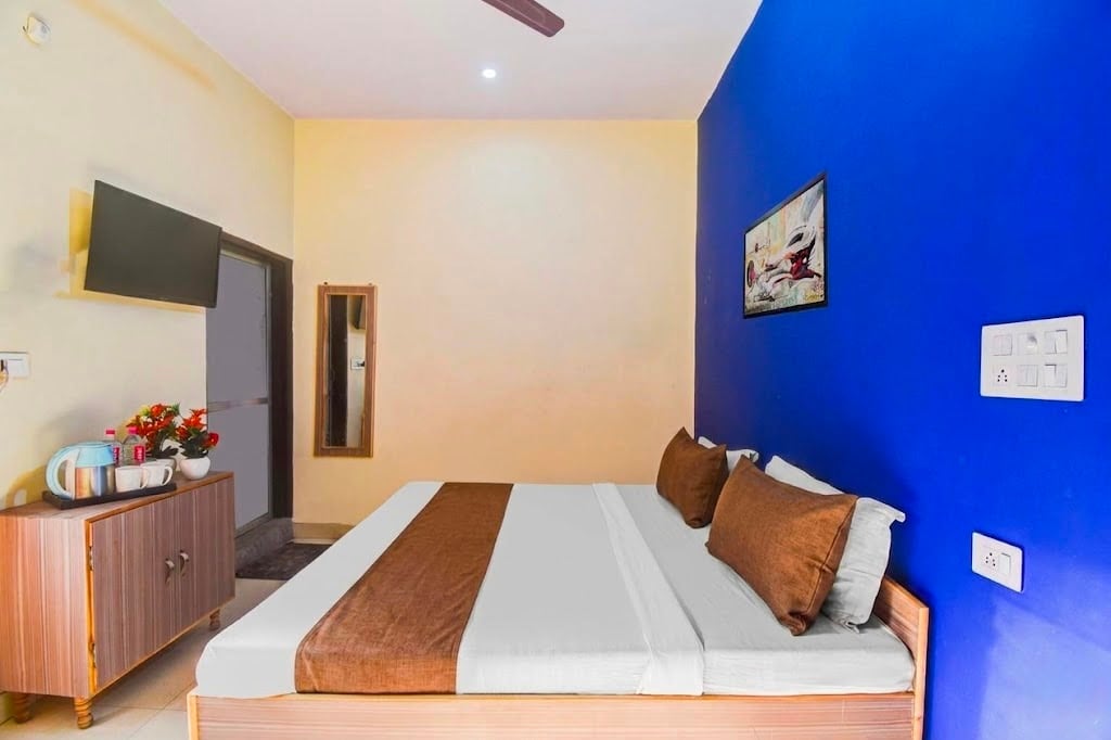 Radhe Inn - Tap to explore photos