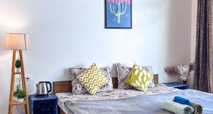 The VOID-Stay Cafe & 24/7 Workspace in Dharamshala Room Type - Mountain view room