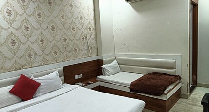 Panchsheel Plaza Room Type - Ac Thee Bed Room
