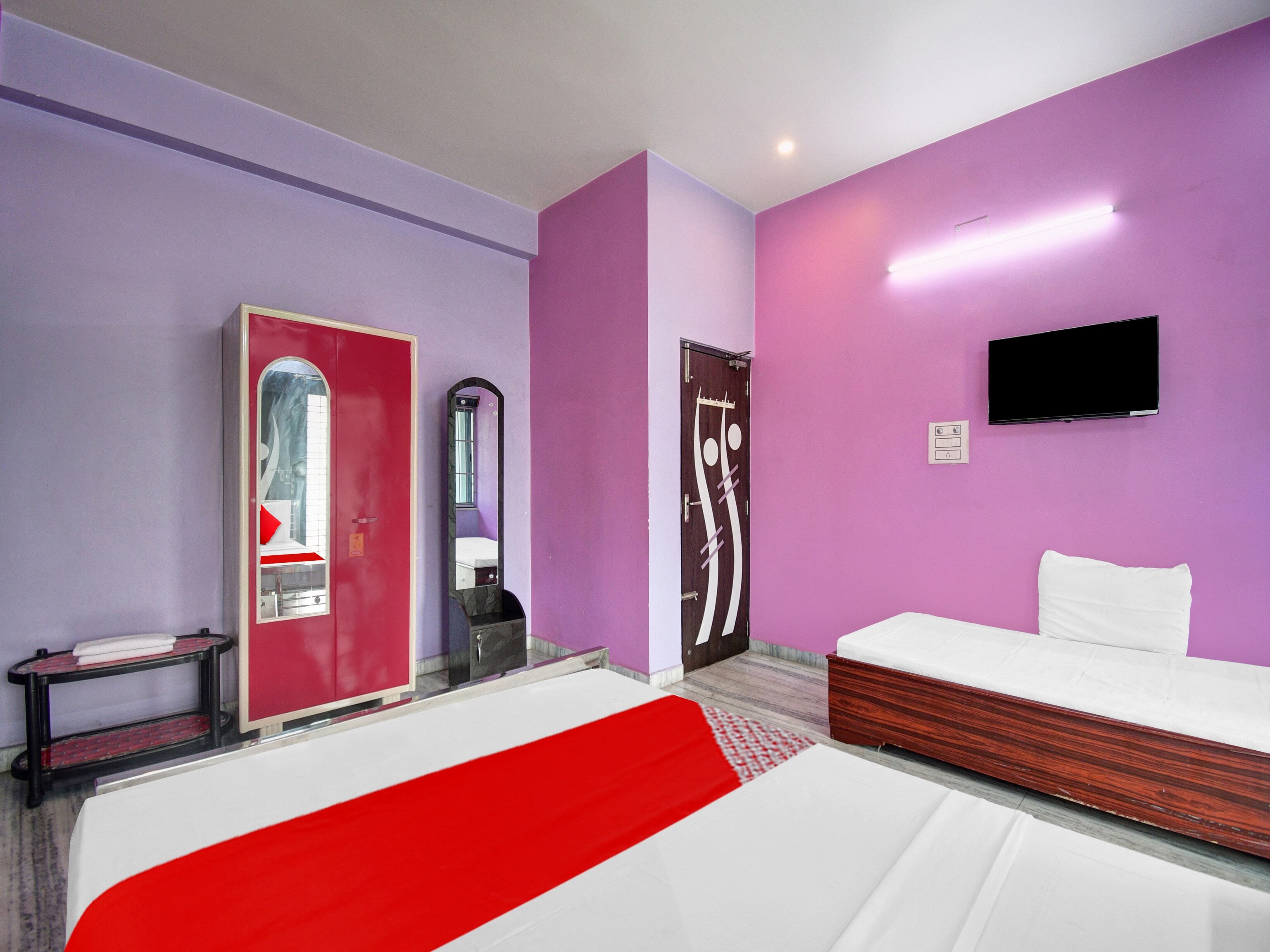 Hotel O Urvashi Guest House - Tap to explore photos