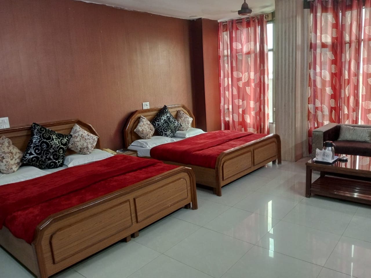 Hotel Batra - Tap to explore photos