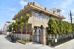 Roots - Pampered stay